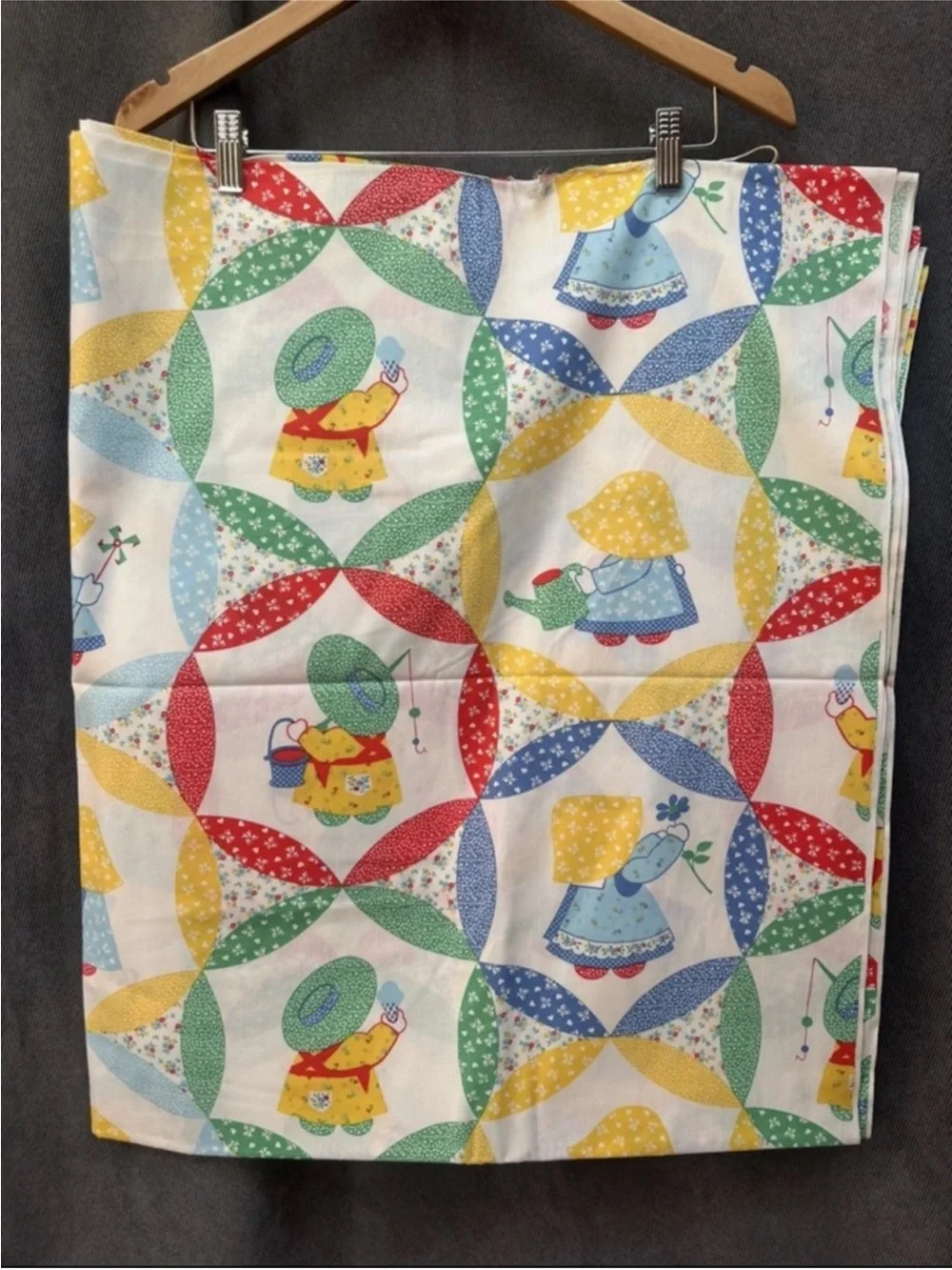 Vintage Sunbonnet Sue Cheater Quilt Fabric Calico Floral Primary Color 6 Yards